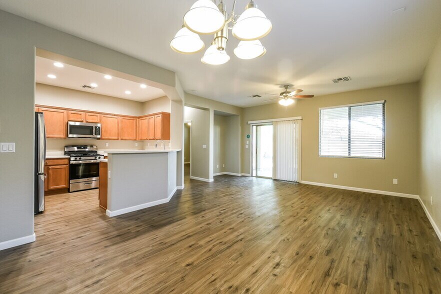 Building Photo - 39520 N Hillerman Way