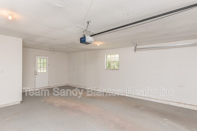 Building Photo - 2217 N 61st Ave