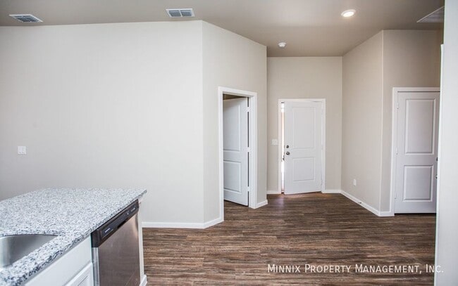 Building Photo - 1916 Langford Ave