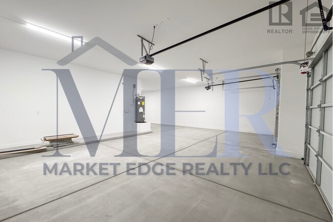 Building Photo - 3Bed/2.5Bath Home in Rio Verde/4 Car Garage! Ready for Immediate Move-In!