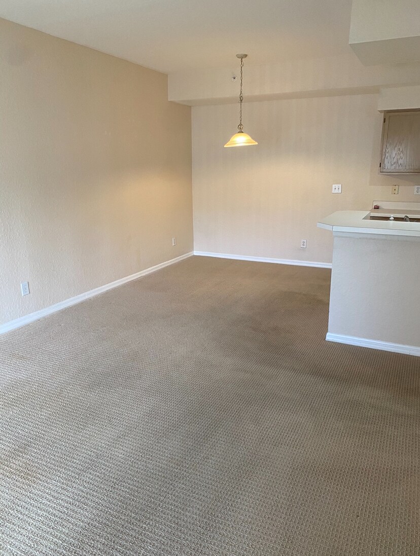 Dining nook - 4670 Saint Croix Ln