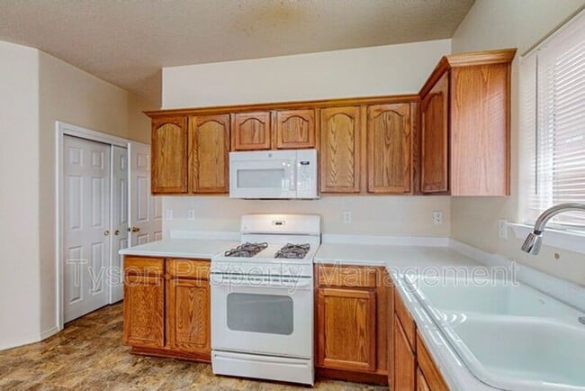 Building Photo - 9224 Ashfall Pl NW