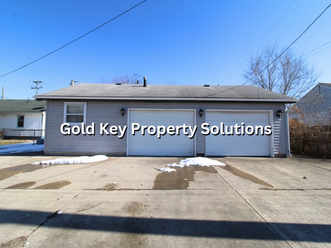 Building Photo - Nice 2 BR 1 BA House with Central Air and Garage (SECTION 8 APPROVED)