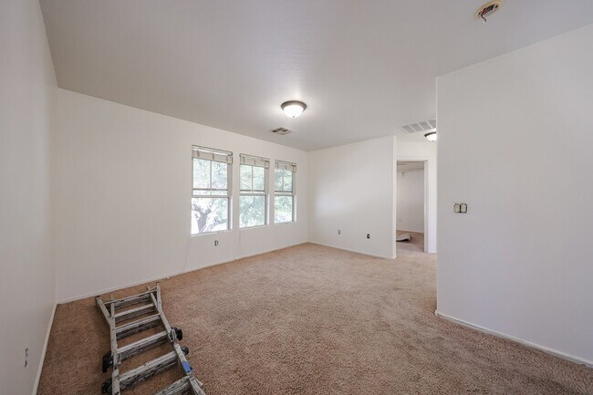 Building Photo - 337 W Mountain Sage Dr