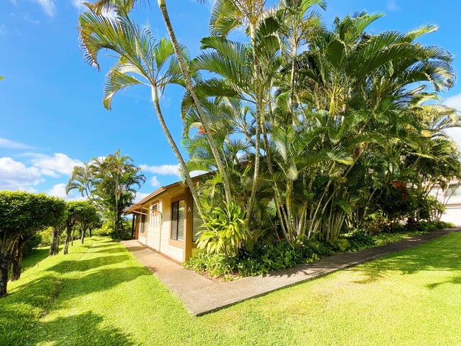 Building Photo - Pet Friendly Aiea Townhouse