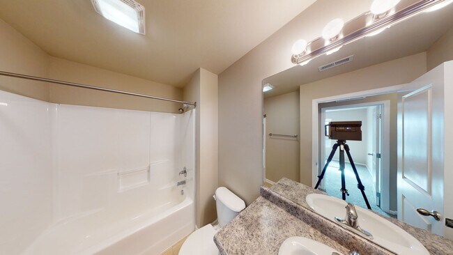 Building Photo - Ankeny 3 Bedroom Townhome Available April 15th, 2026