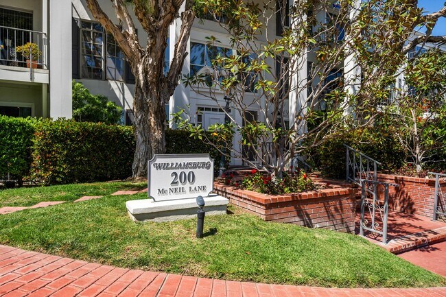 Building Photo - Available now! Updated Versailles Condo in Newport Beach