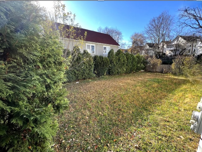 Building Photo - 89 S Cherry St