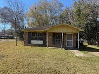 Building Photo - 451 Erie St