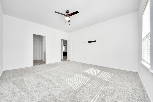 Building Photo - 13517 Heritage Mdw Ln