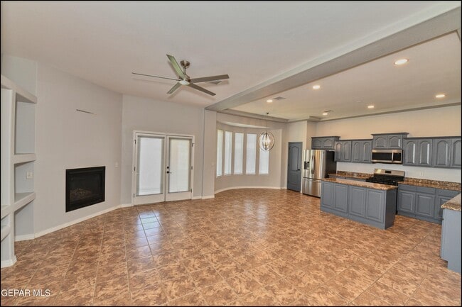 Building Photo - 11651 Dos Palmas Dr
