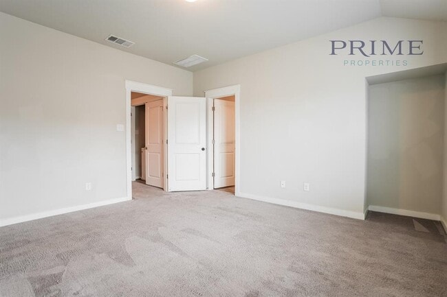 Building Photo - 602 Skiff Moth Dr