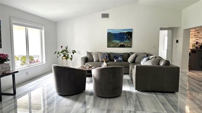 Building Photo - 13411 SW 17th Ct