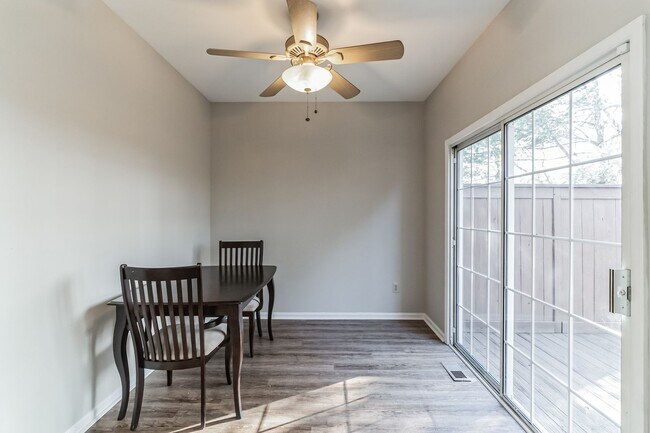 Building Photo - 487 Fort Hill Cir