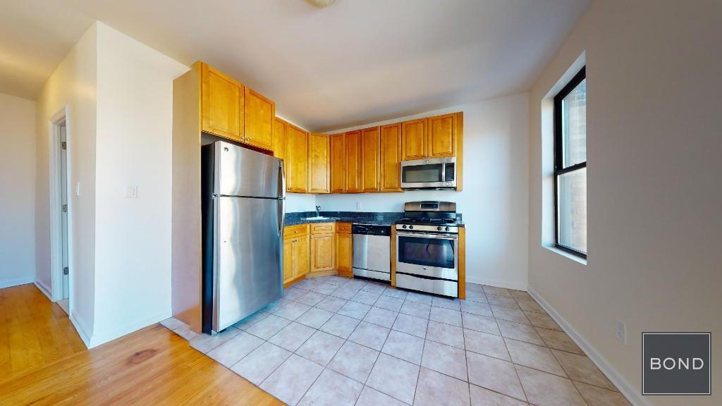 Building Photo - 620 W 171st St