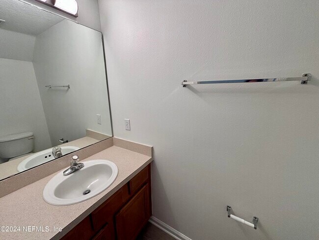 Building Photo - 369 Scrub Jay Dr