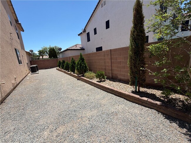 Building Photo - 5604 Rocky Ravine Ave
