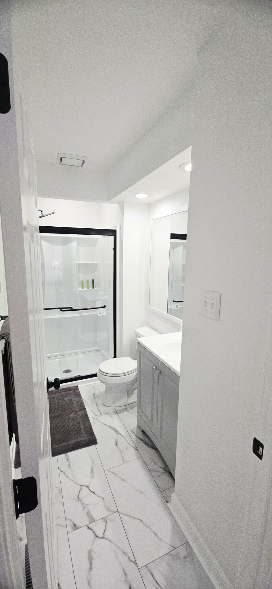 Building Photo - 8 Highlands Ct