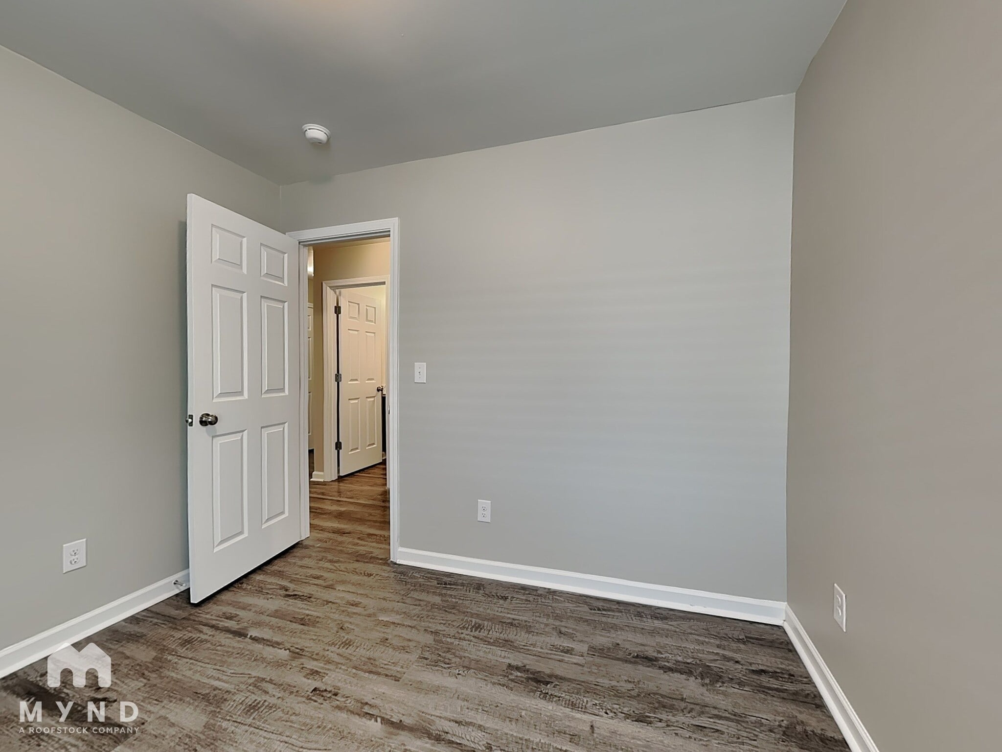 Building Photo - 816 The Heights Ln