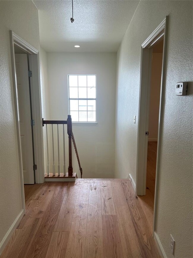 Building Photo - 5404 Martin Ave