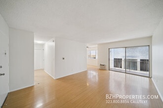 Building Photo - 7030 Lanewood Ave