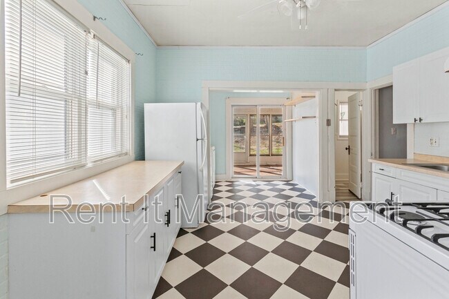 Building Photo - 4535 Marcy St