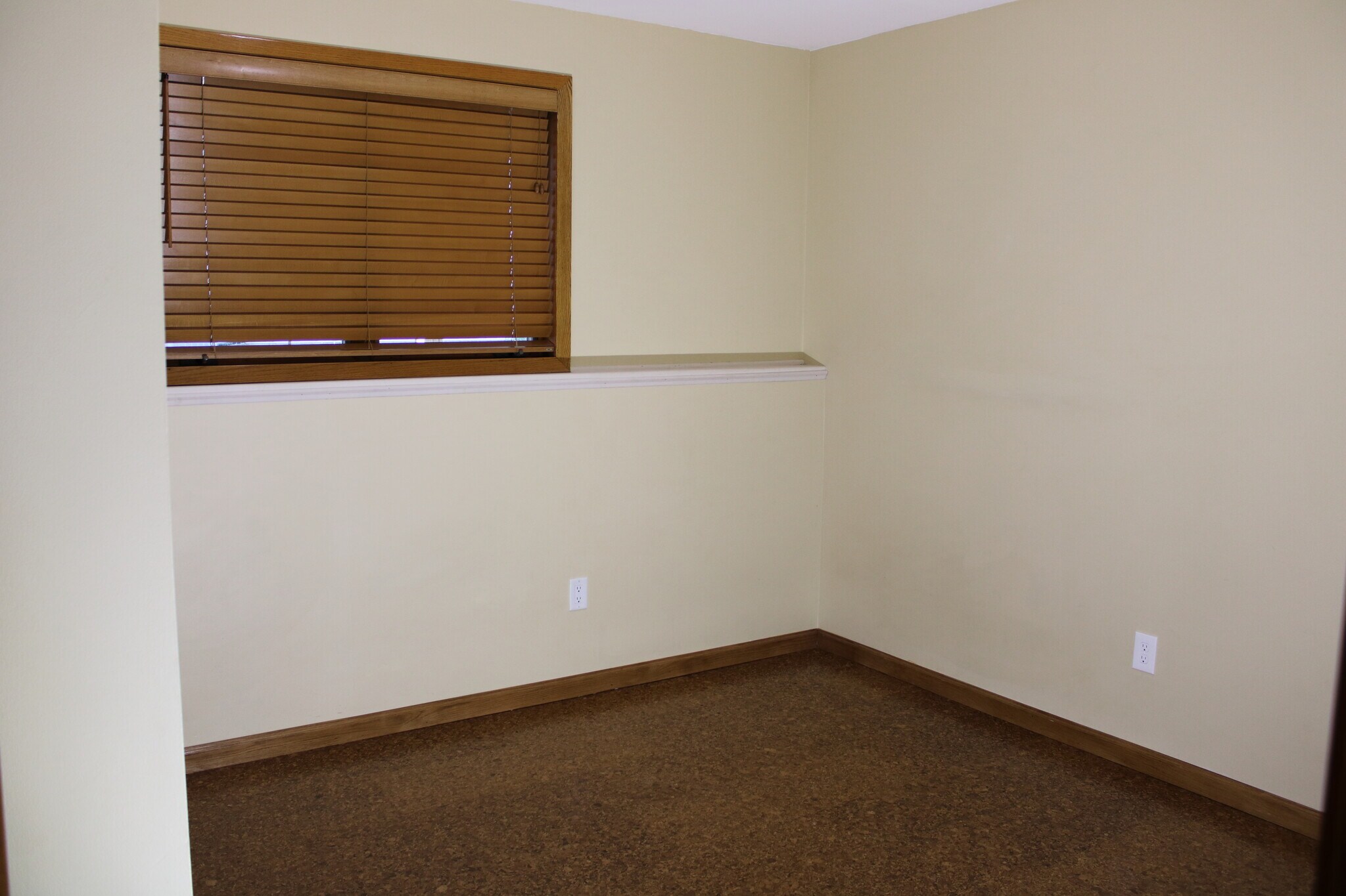 lower bedroom 1 - 3991 Whiting Ln NE