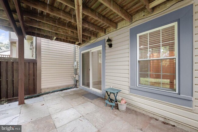 Building Photo - 25 Tivoli Lake Ct