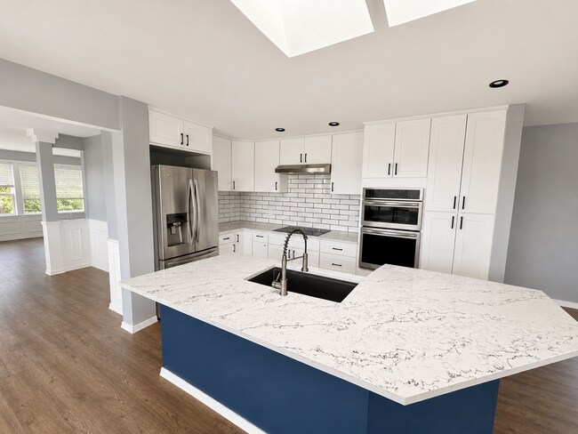 Building Photo - Stunning Elliott Pointe View Home in the Heart of Mukilteo