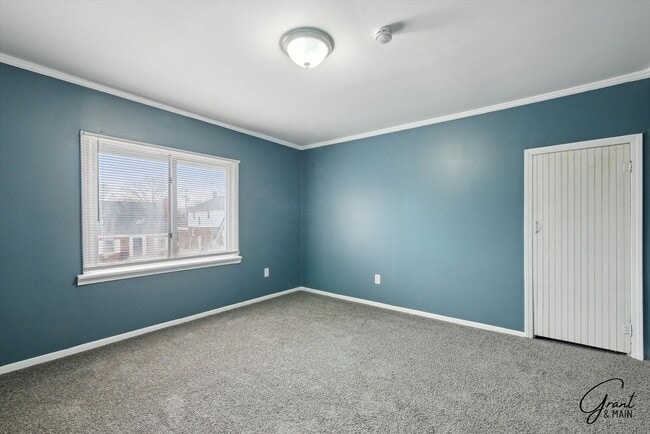 Building Photo - 4 bedroom $1300
