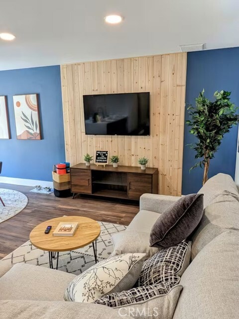 Building Photo - 61471 El Cajon Dr