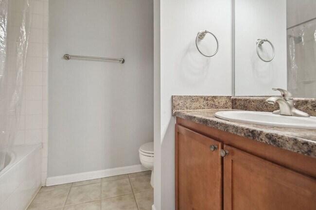 Building Photo - 1250 Parkwood Cir SE