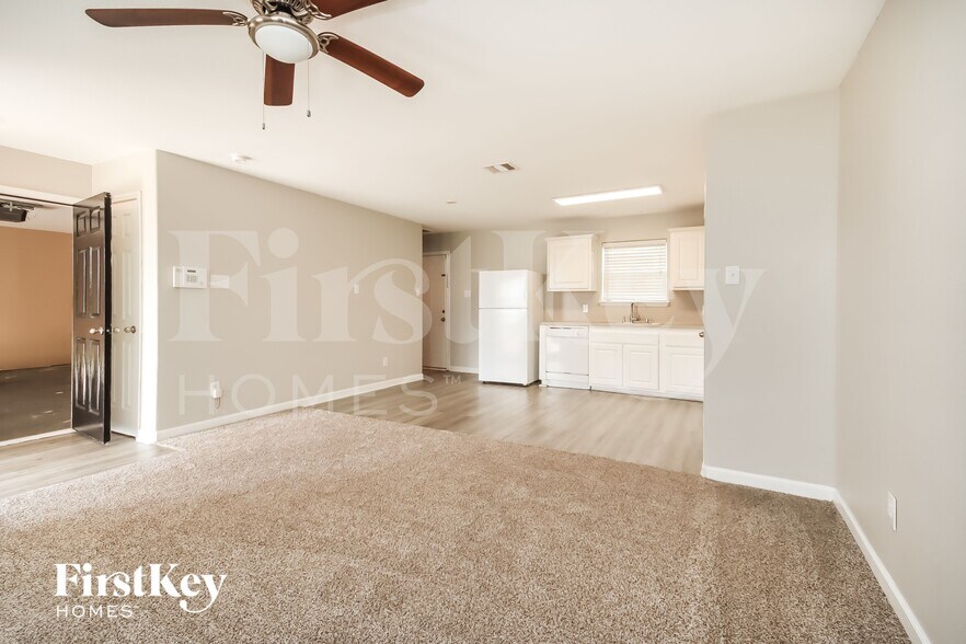 Building Photo - 2621 Marlin Dr