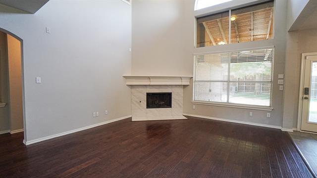 Building Photo - 2210 Garden Crest Dr