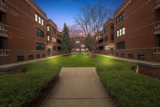 Primary Photo - 2522 N Kedzie Blvd