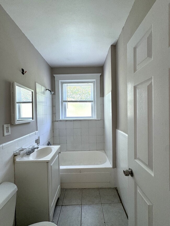 Building Photo - 15 Huss Ct