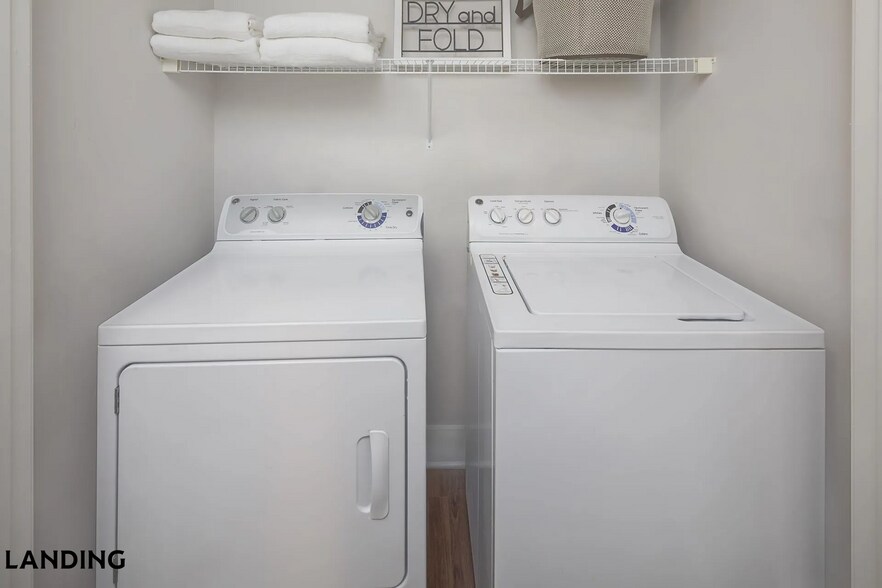 Building Photo - 480 N Orange Ave