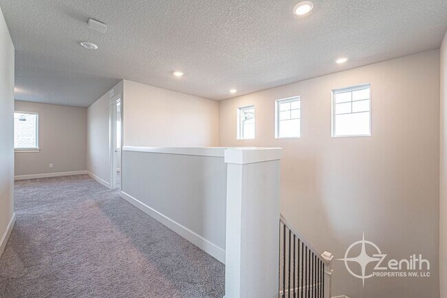 Building Photo - 4837 S 16th Dr