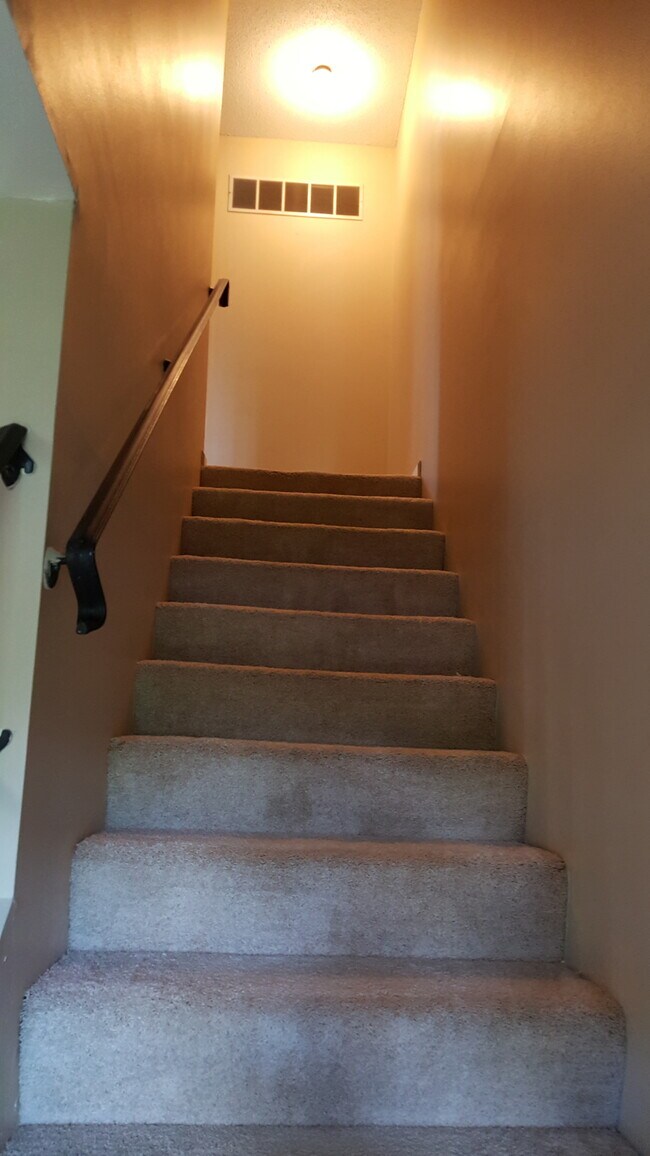 Building Photo - 4159 Pickfair Rd