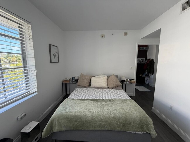 Building Photo - 435 21st St