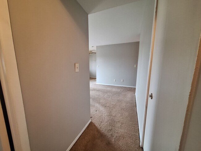 Building Photo - Prime located Condo!