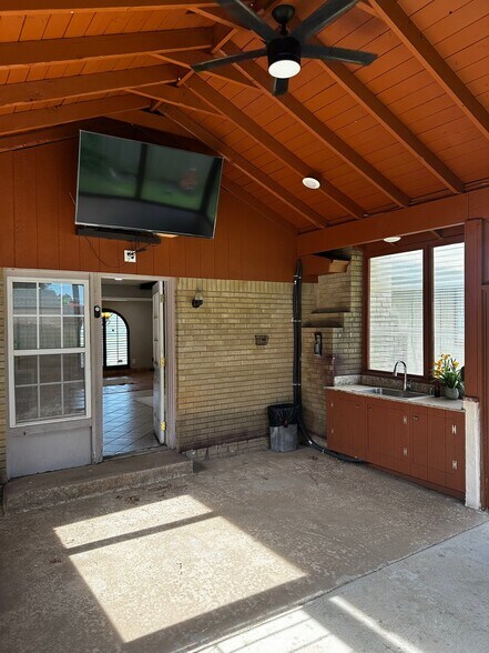 Building Photo - 5108 NW 19th Terrace