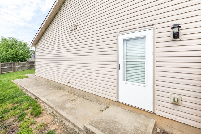 Building Photo - 300 Elkchester Cir