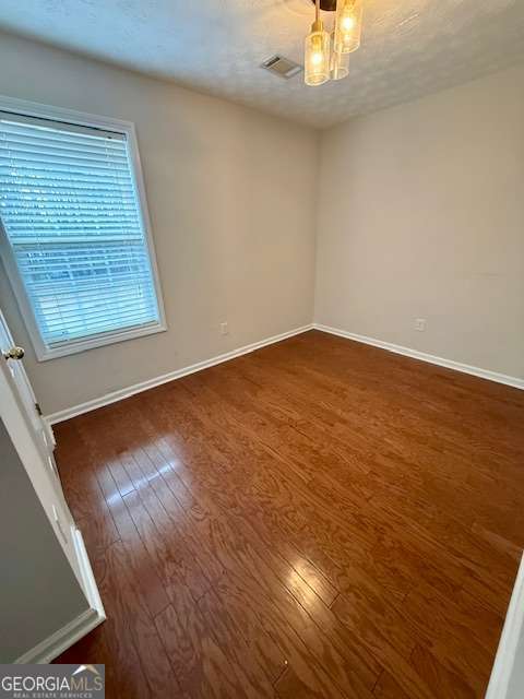 Building Photo - 325 Dreamland Ct