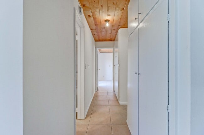 Building Photo - Corona Lane 108** - (V)