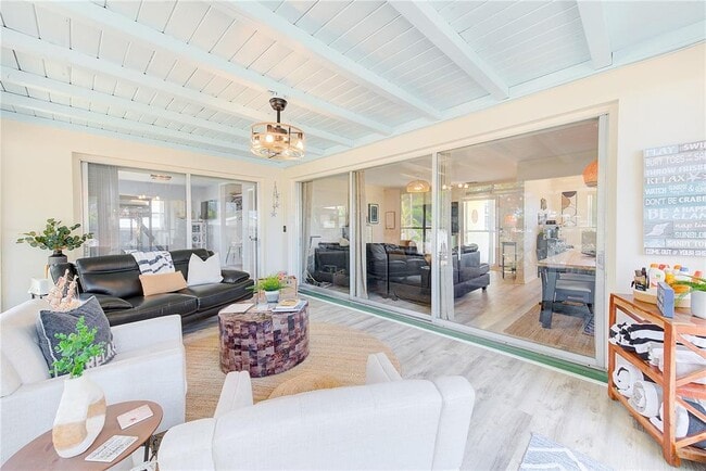 Building Photo - 14283 Sharon Dr