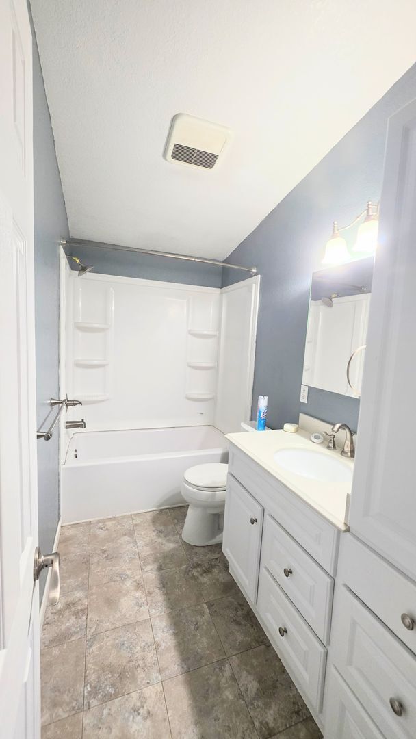 Building Photo - 4bed 2bath 3 car garage and Rv Boat Parking- Gorgeous Single Story House