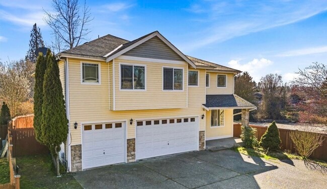 Building Photo - 10430 13th Avenue Ct E