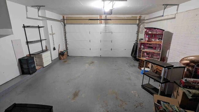 Building Photo - 13231 Maple Creek Ln