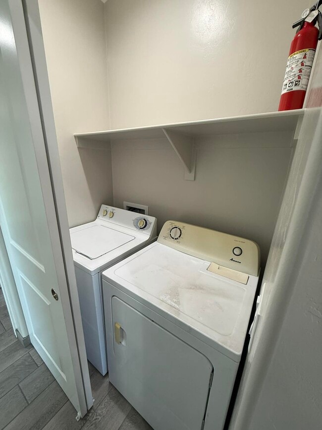 Building Photo - 803 N Van Alstine St